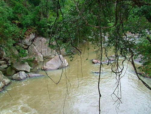Th&aacute;c Bay hoang sơ giữa đại ng&agrave;n Ea S&ocirc;